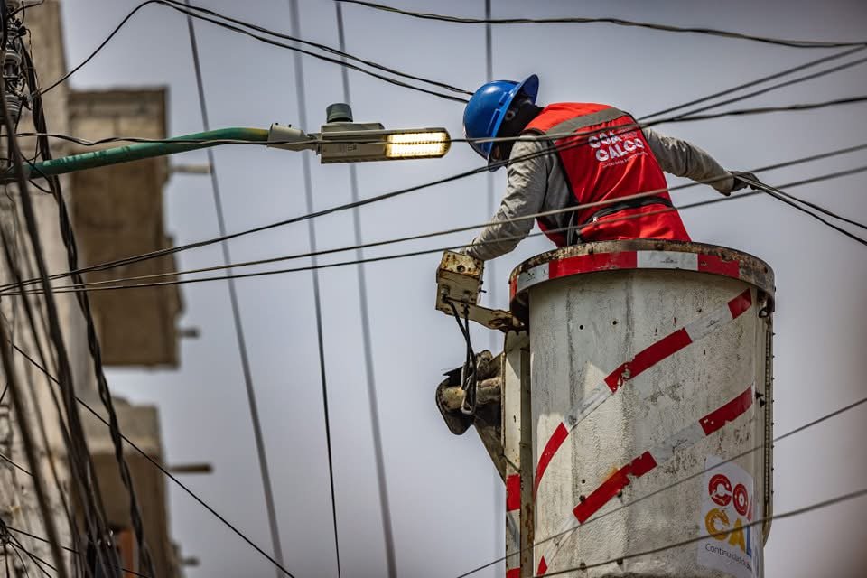 Instalan luminarias inteligentes en Coacalco