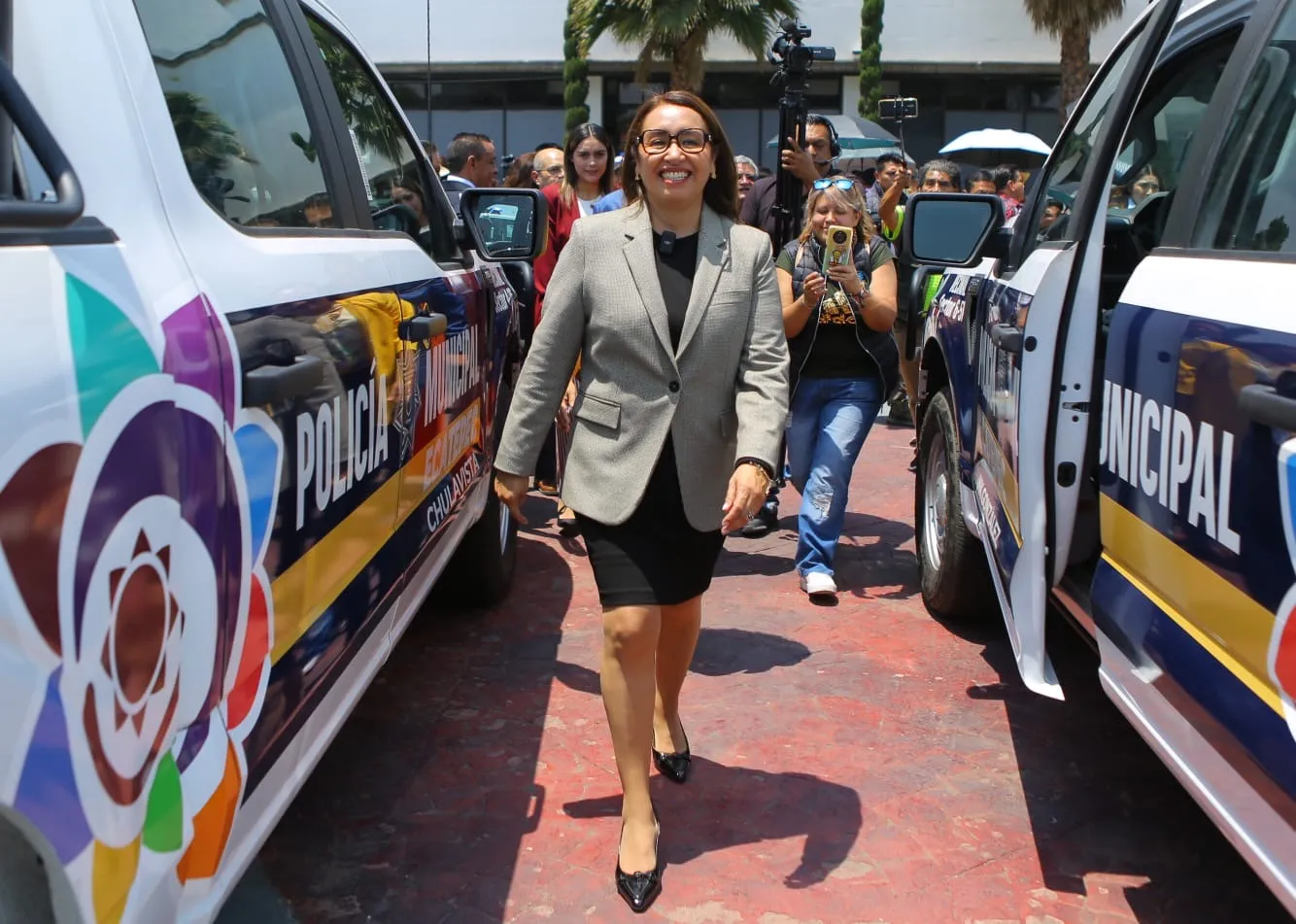 Azucena Cisneros entrega 80 patrullas a la Policía de Ecatepec