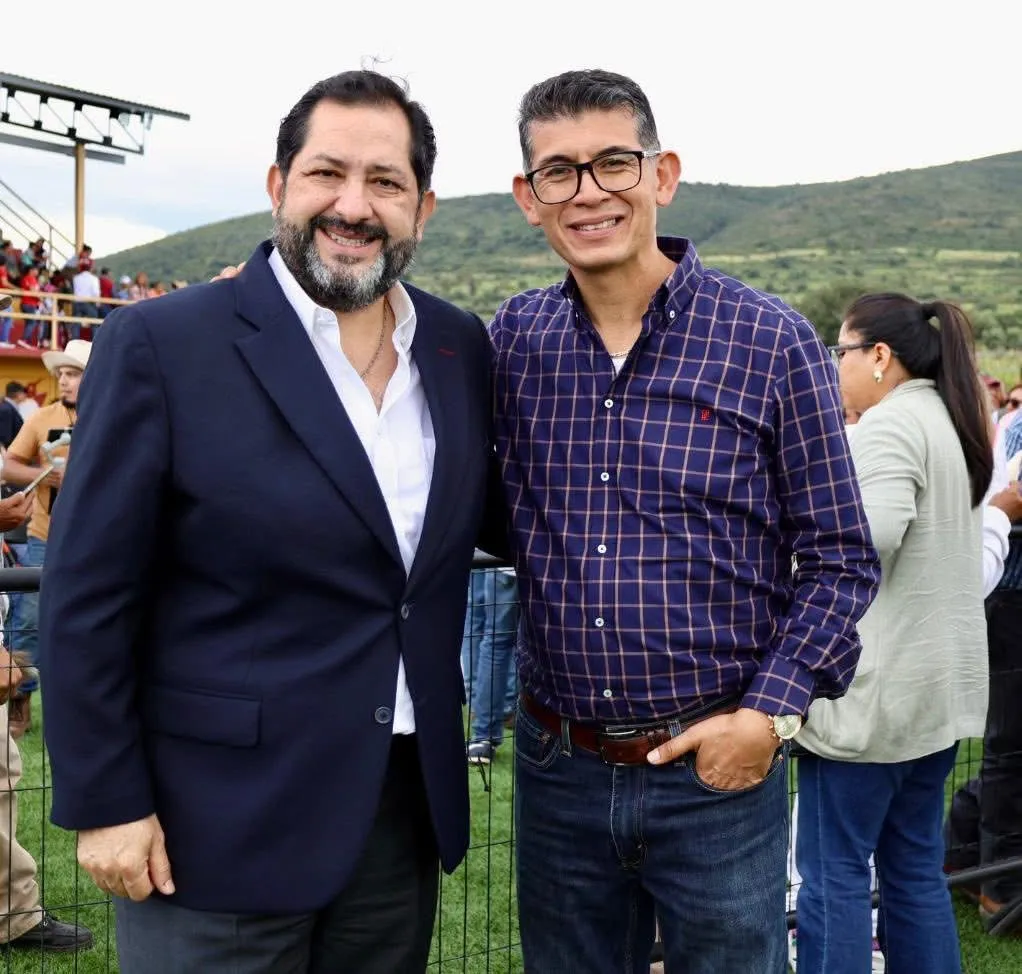 Paco Vázquez respalda a Osvaldo Cortés ante denuncias en Acolman