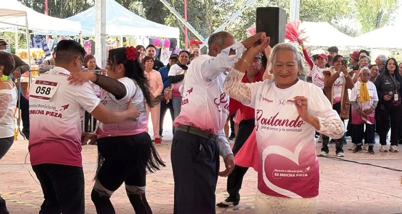 Concurso de baile reúne a más de 70 parejas en Tecámac 