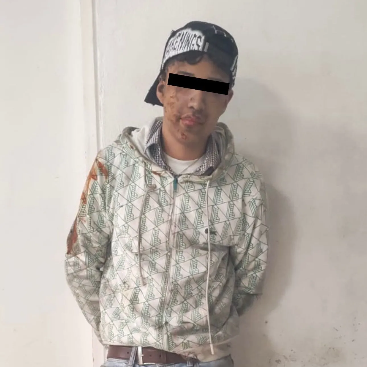 Cae en Ecatepec joven con brazalete tras robo con violencia